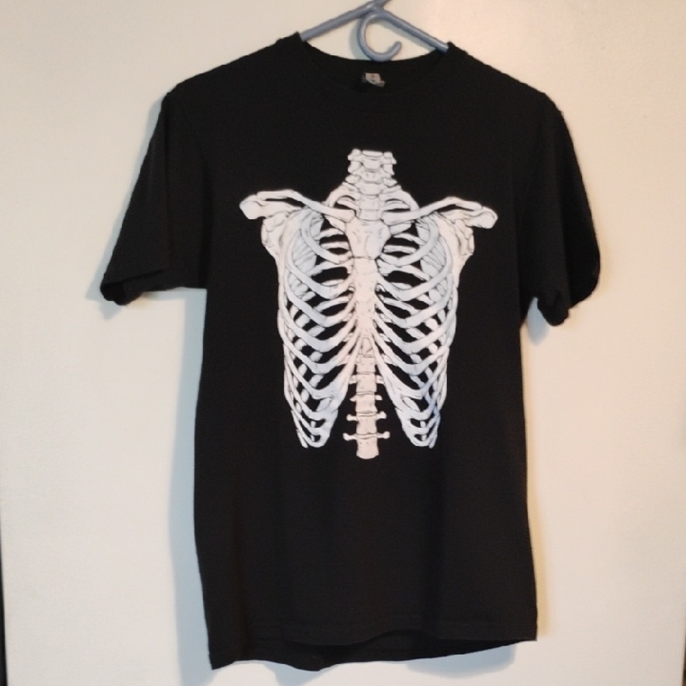 🖤 Black Skeleton Ribcage & Spine Graphic Tee Size Medium